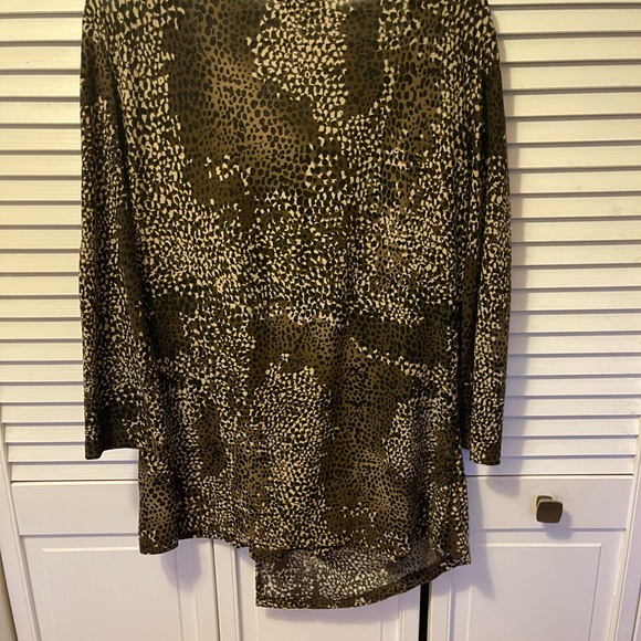Ruby Cho animal print shirt - Picture 5 of 7